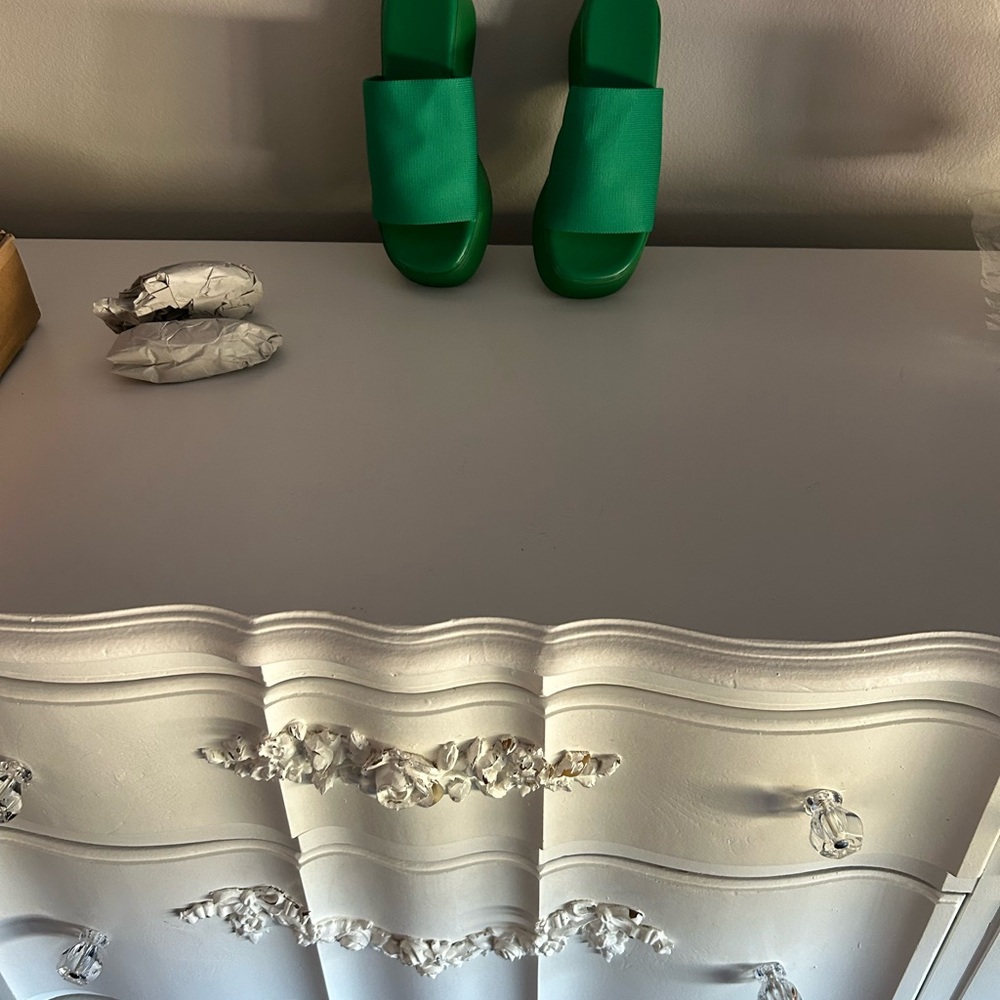 I am selling these beautiful apple green slides